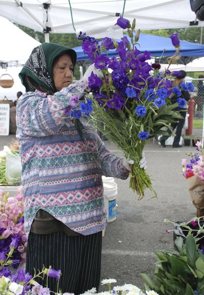 The Maple Valley Farmers Market opened Saturday for the second year of food