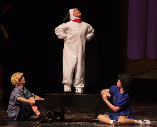 Kentlake Drama Club started off their series of performances of “A Charlie Brown Christmas” Thursday