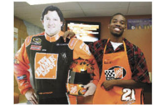 Fans come from far and wide to meet NASCAR driver Tony Stewart Popular pit stop