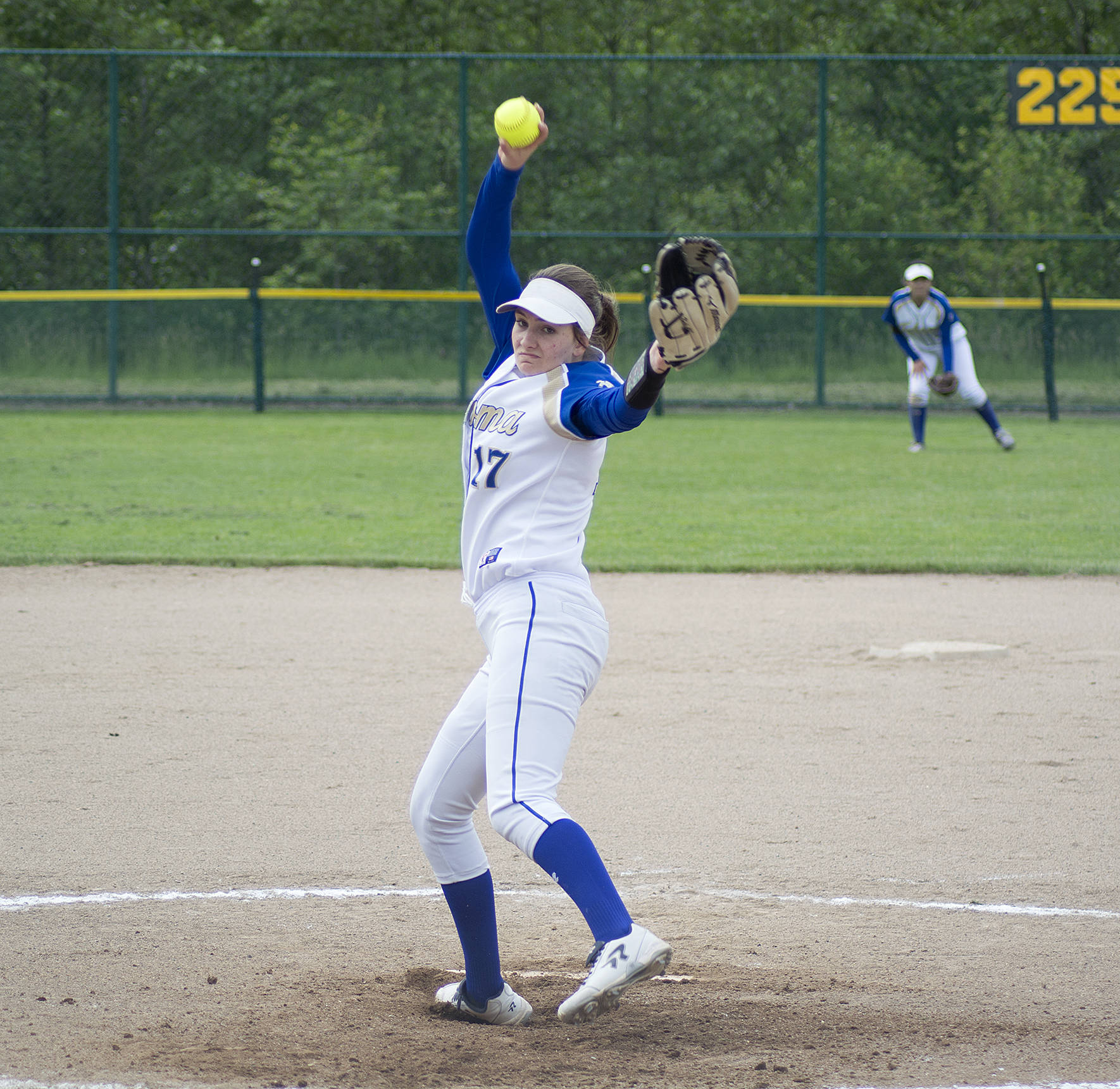 The Tahoma Bears opened district play Friday with a 11-1 win over Todd Beamer. The girls will compete at state beginning today, May 25. Photos by Kayse Angel
