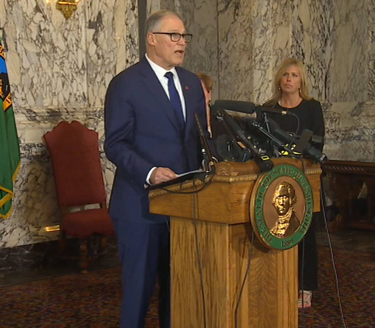 Inslee announces major school closures for a month