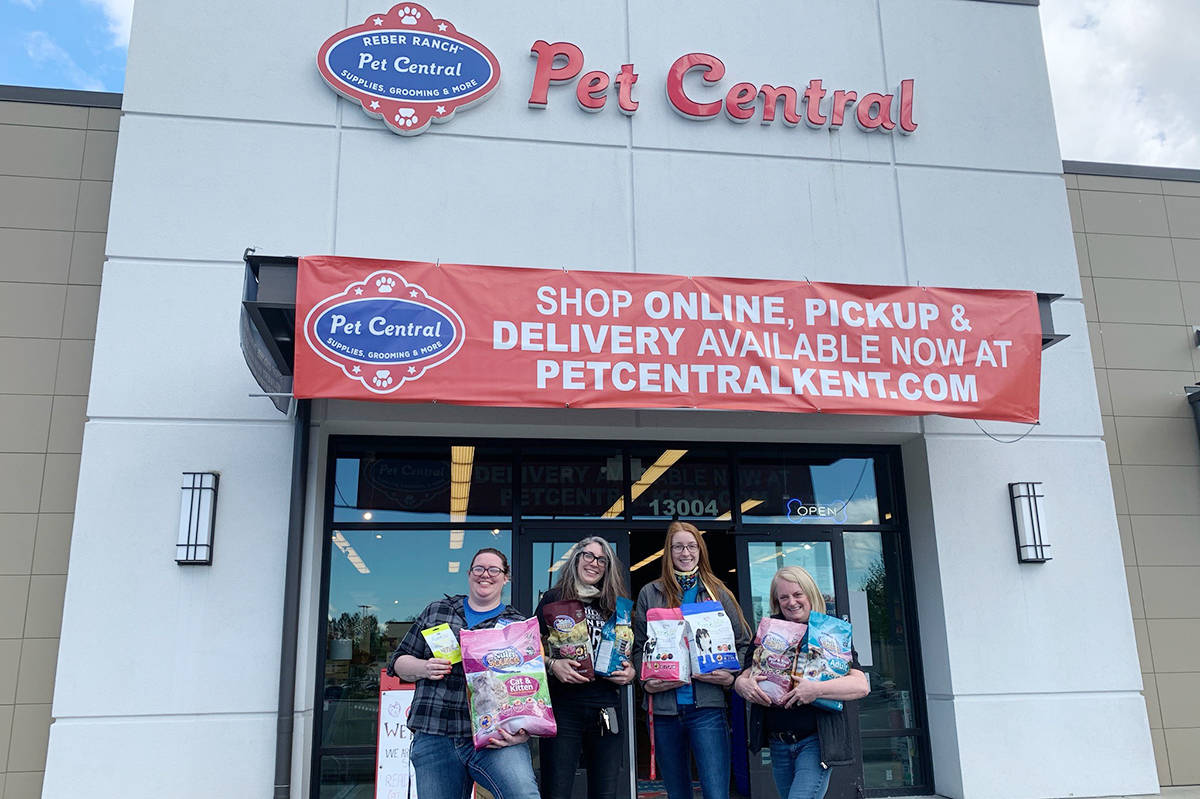 Reber Ranch’s second location is Pet Central, featuring veterinary and grooming services, with a great retail store and a vast selection of pet food and supplies.