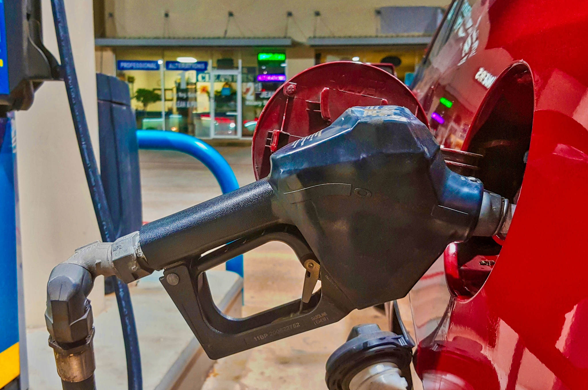 Shortage of truck drivers causing fuel shortages at gas stations