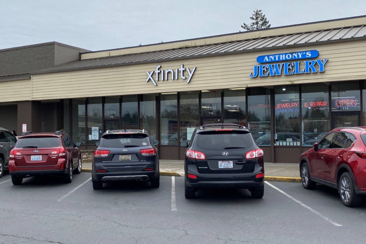 Customers at the new Xfinity store will find a welcoming and modern retail environment that highlights the complete line of Xfinity Home and Comcast Business technology offerings, including Xfinity Mobile, Xfinity X1, Xfinity Home and Xfinity Internet.