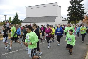 Runners at the front the pack take off at the start of the Summers End Fun Run in September 2012. This year’s event is sponsored by Outpaitent Physical Therapy and Rehabilitation Services.