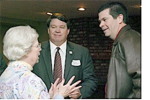 Councilwoman Linda Johnson spoke with the city manager candidates at the public forum.