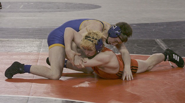 Tahoma’s Nick Whitehead beat Lane Holland in the semifinals at the 2016 Mat Classic. Whitehead took second in state at 126 pounds.