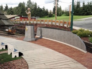 An artist’s impression of the completed Black Diamond Miner’s Memorial Wall and Statue. The statue is expected to be completed by February 2013 and the wall by July 2013. Courtesy image