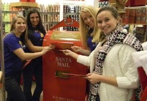 Tahoma and Kent Meridian cheerleaders