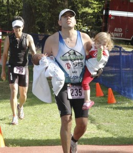 Covington’s Luis Diaz stopped to pick up children Enrique