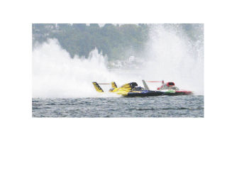 The Maple Valley-based U-50 Miss Albert Lee/Spirit of the Navy (left)