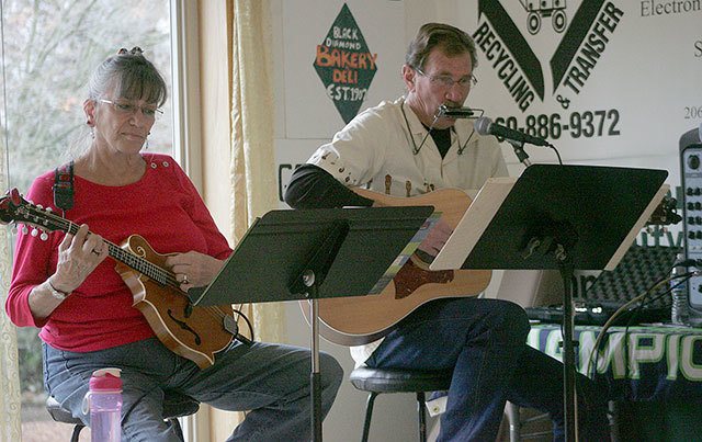 Community gathers Sunday for Thanksgiving dinner