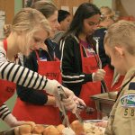 Community gathers Sunday for Thanksgiving dinner