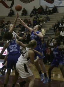 The Kentlake Falcons hosted the Curtis Vikings on Dec. 3 for the third game of the season. Kentlake won by four