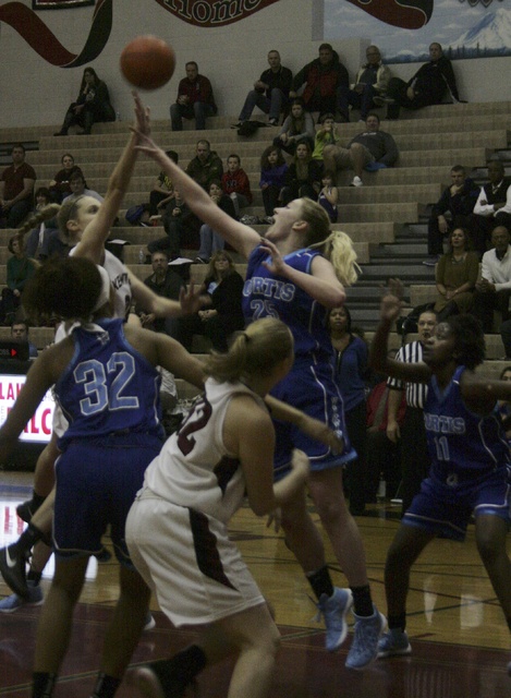 The Kentlake Falcons hosted the Curtis Vikings on Dec. 3 for the third game of the season. Kentlake won by four