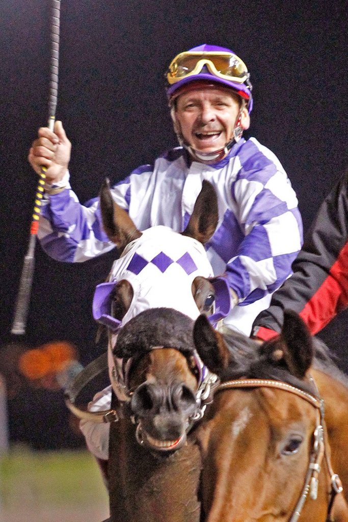 EmD riding champs win in California | News and notes