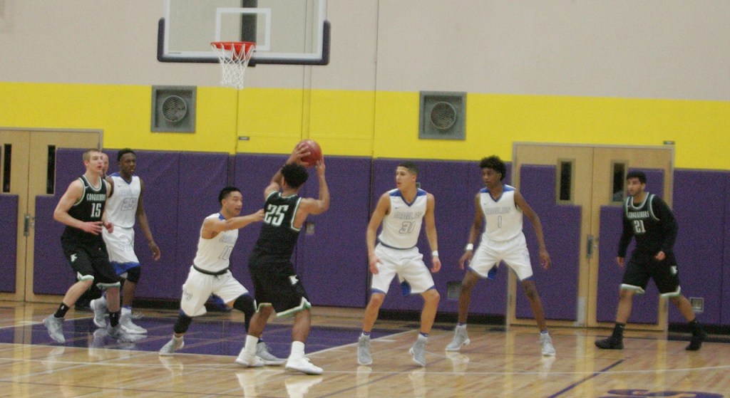 Conks lose to Federal Way, play in first round of state Wednesday | Photo Gallery