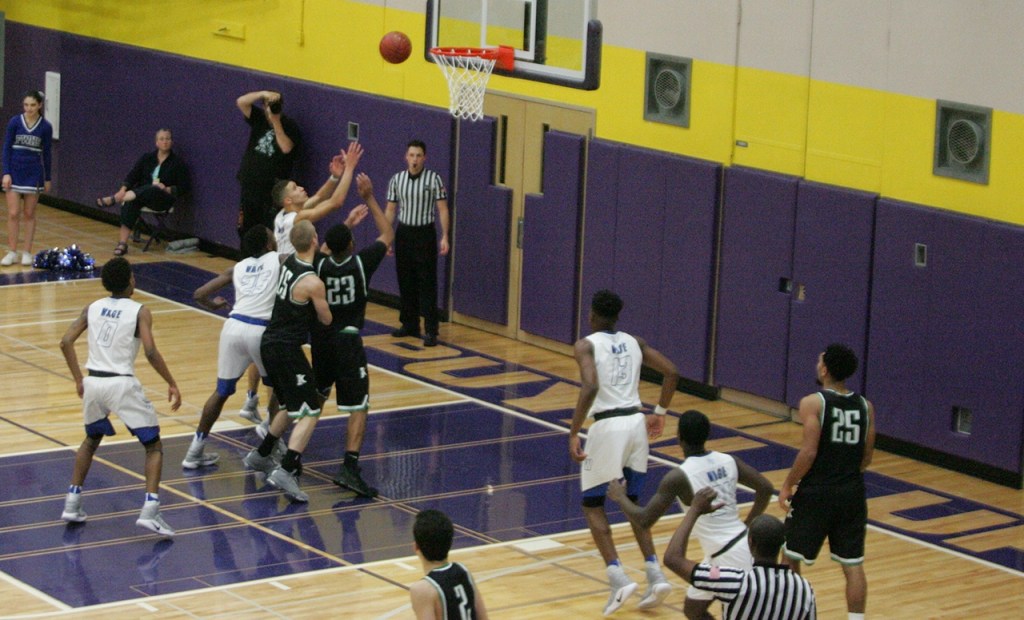 Conks lose to Federal Way, play in first round of state Wednesday | Photo Gallery