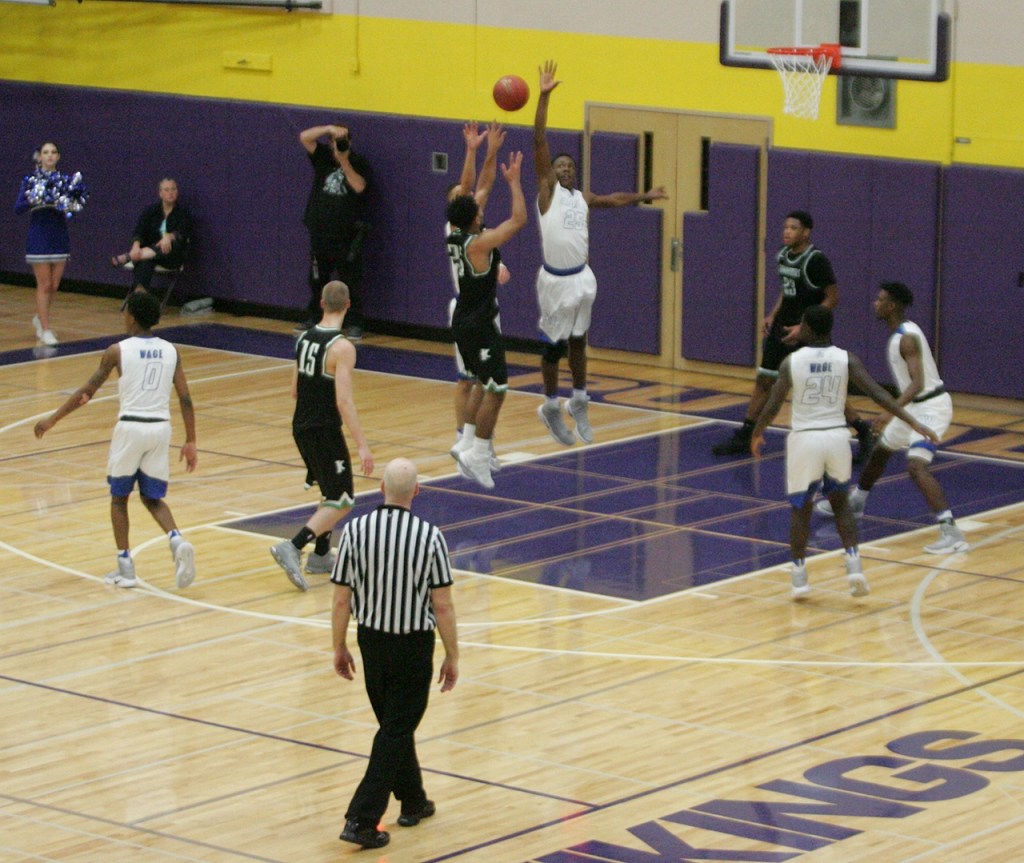 Conks lose to Federal Way, play in first round of state Wednesday | Photo Gallery