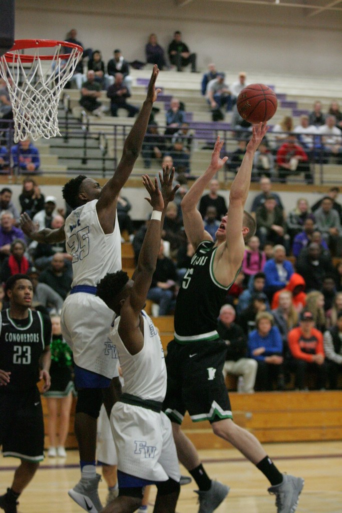 Conks lose to Federal Way, play in first round of state Wednesday | Photo Gallery