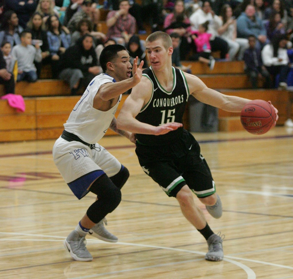 Conks lose to Federal Way, play in first round of state Wednesday | Photo Gallery