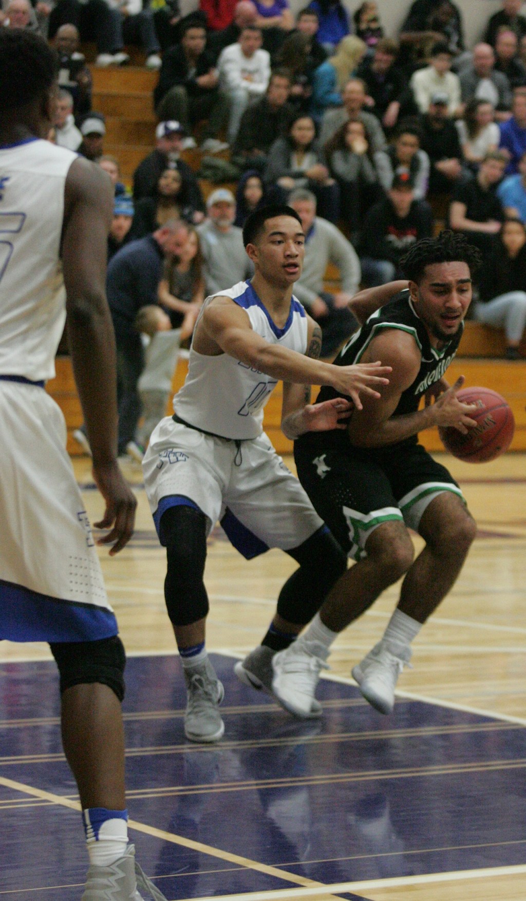 Conks lose to Federal Way, play in first round of state Wednesday | Photo Gallery