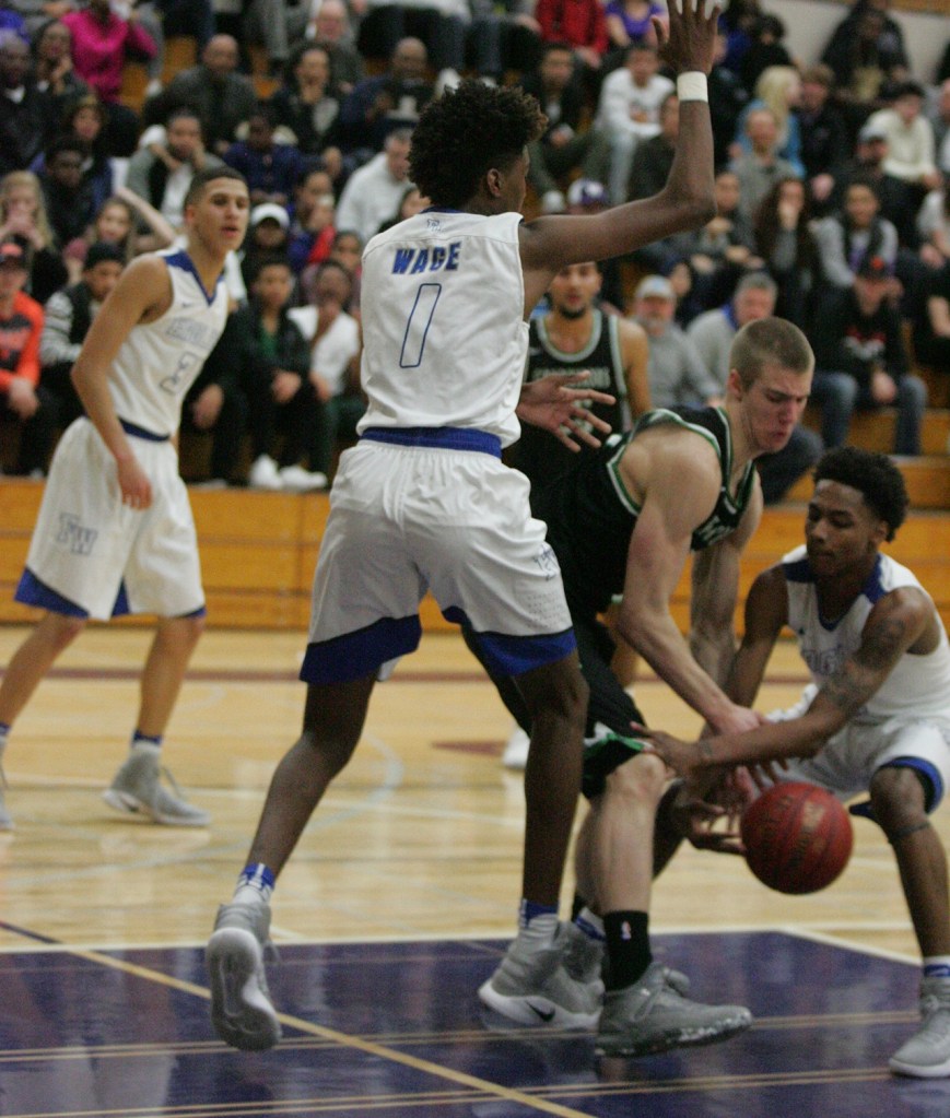 Conks lose to Federal Way, play in first round of state Wednesday | Photo Gallery