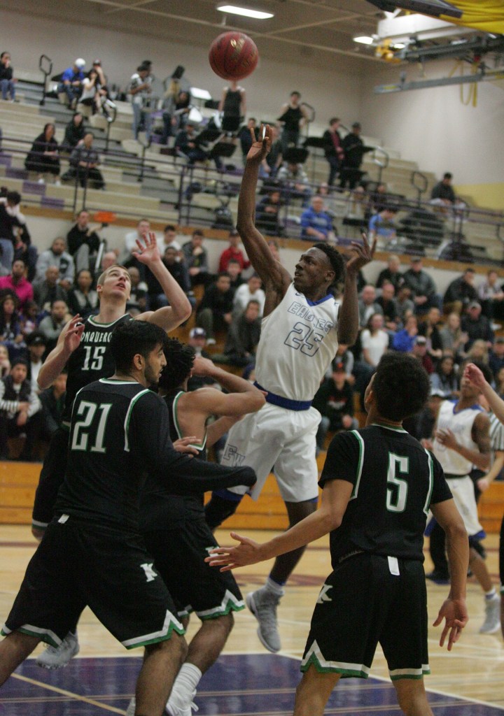 Conks lose to Federal Way, play in first round of state Wednesday | Photo Gallery