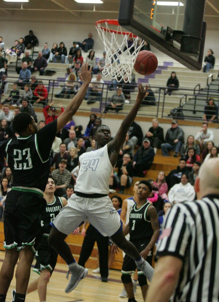 Conks lose to Federal Way, play in first round of state Wednesday | Photo Gallery