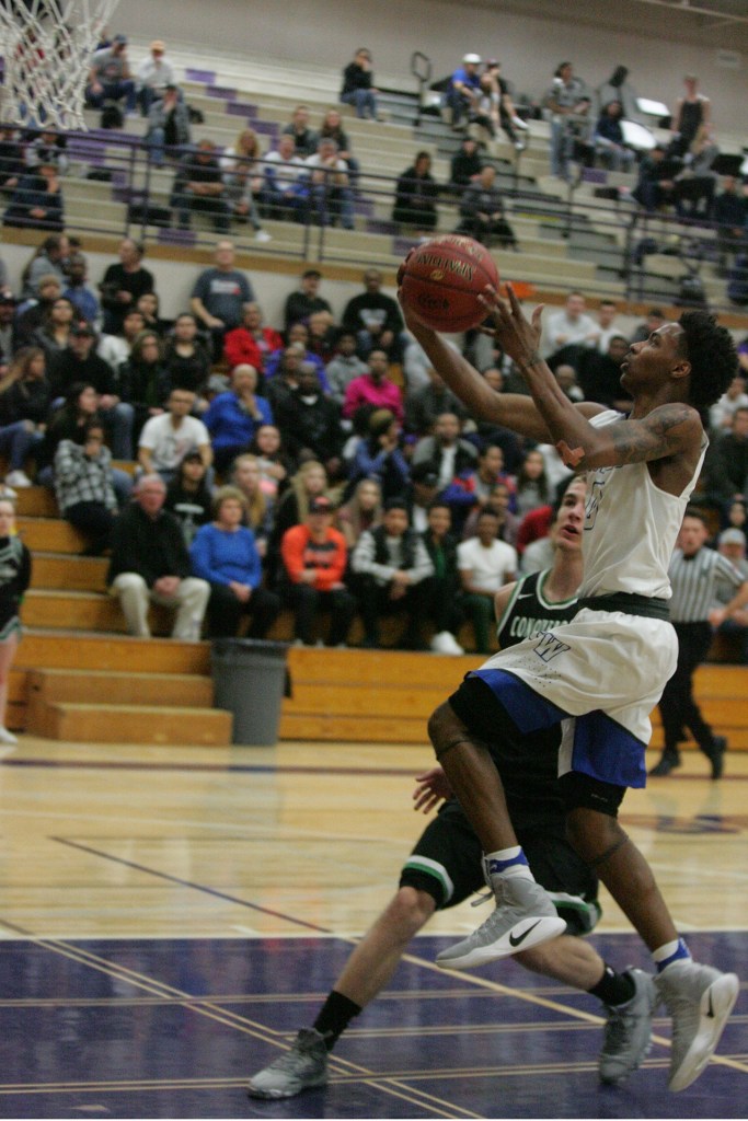 Conks lose to Federal Way, play in first round of state Wednesday | Photo Gallery