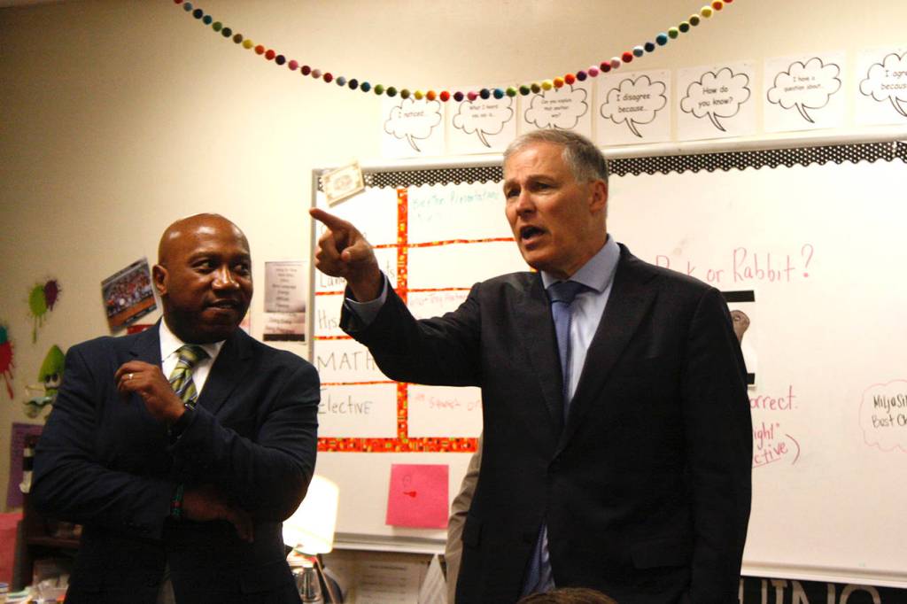 Gov. Inslee visits Kentwood High School
