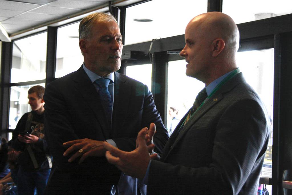 Gov. Inslee visits Kentwood High School