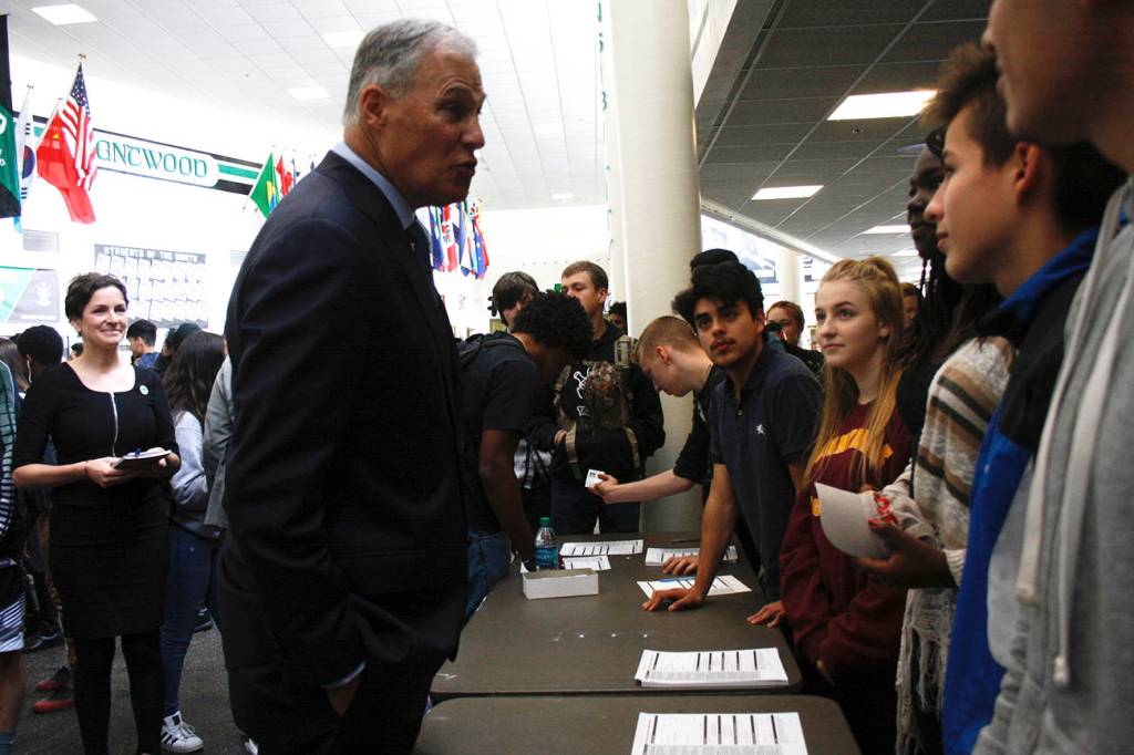 Gov. Inslee visits Kentwood High School