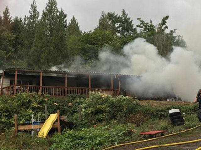 Maple Valley Fire respond to mobile home fire