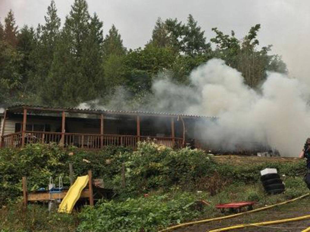 Maple Valley Fire respond to mobile home fire