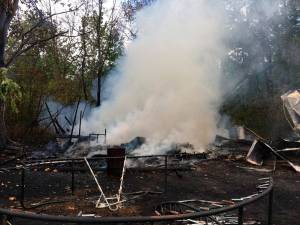 Maple Vally fire respond to a garage fire