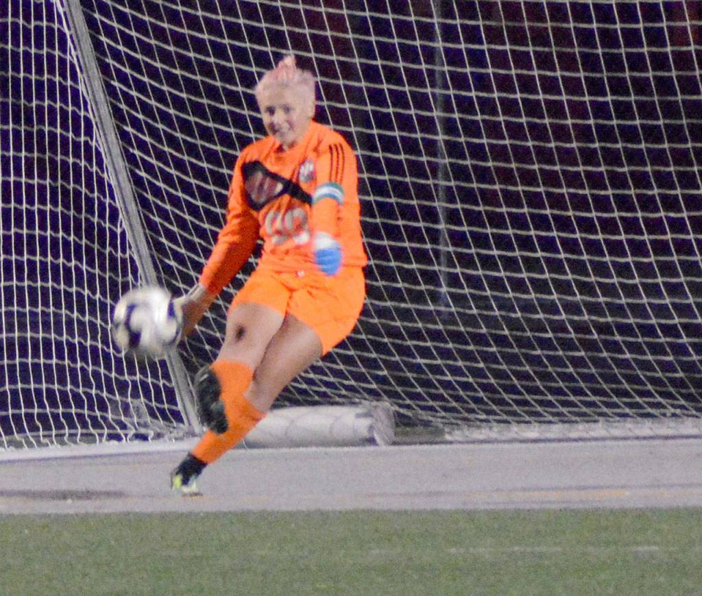 Kentwood takes on Hazen|Photo Gallery