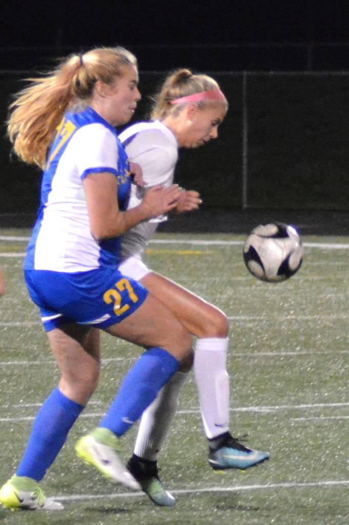 Kentwood takes on Hazen|Photo Gallery