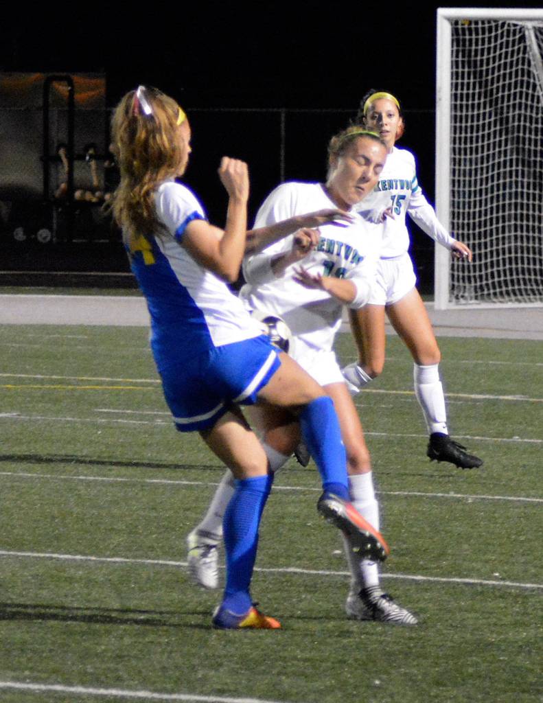 Kentwood takes on Hazen|Photo Gallery