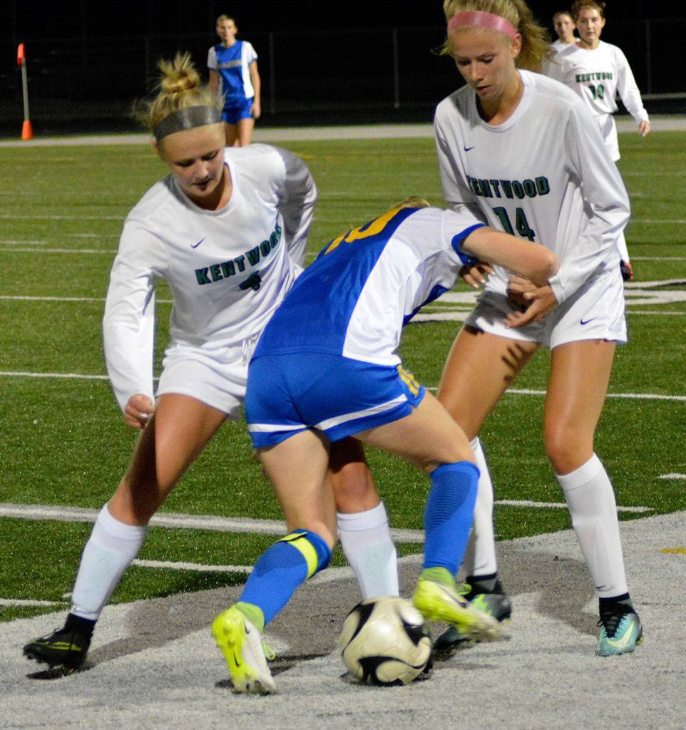 Kentwood takes on Hazen|Photo Gallery