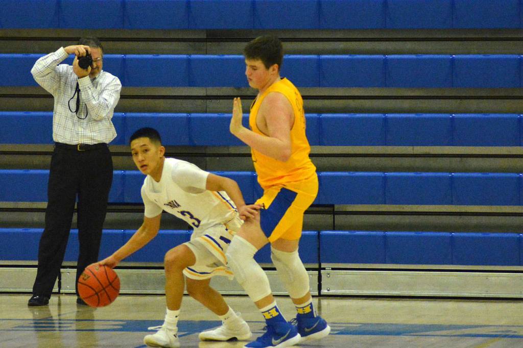 The Bear’s boys basketball take on Hazen|Photo Gallery