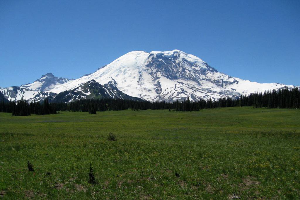 Feds set slight increase in national park fees