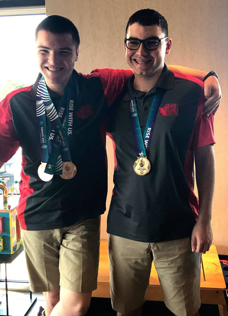 Two Maple Valley teens take home the gold
