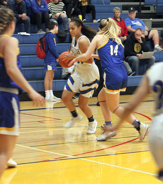 Photos from the Jan. 4 game by Sarah Brenden