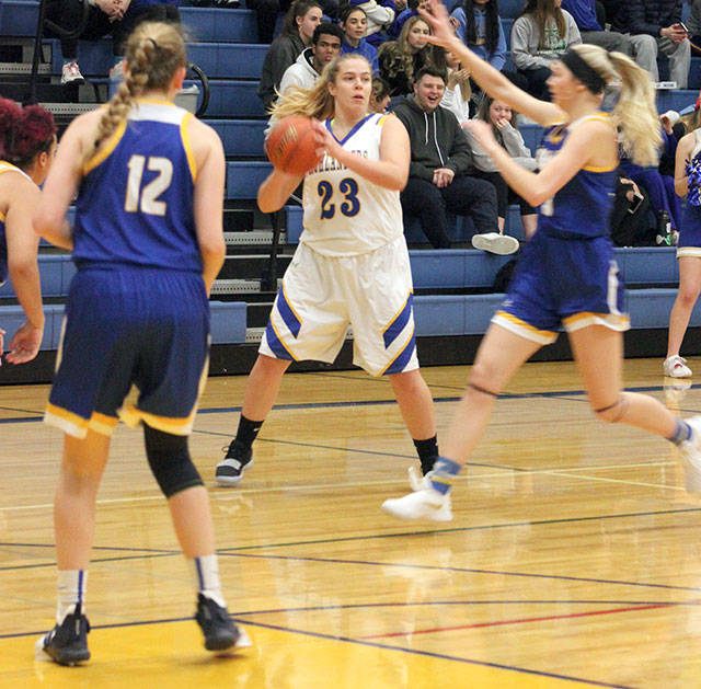 Photos from the Jan. 4 game by Sarah Brenden