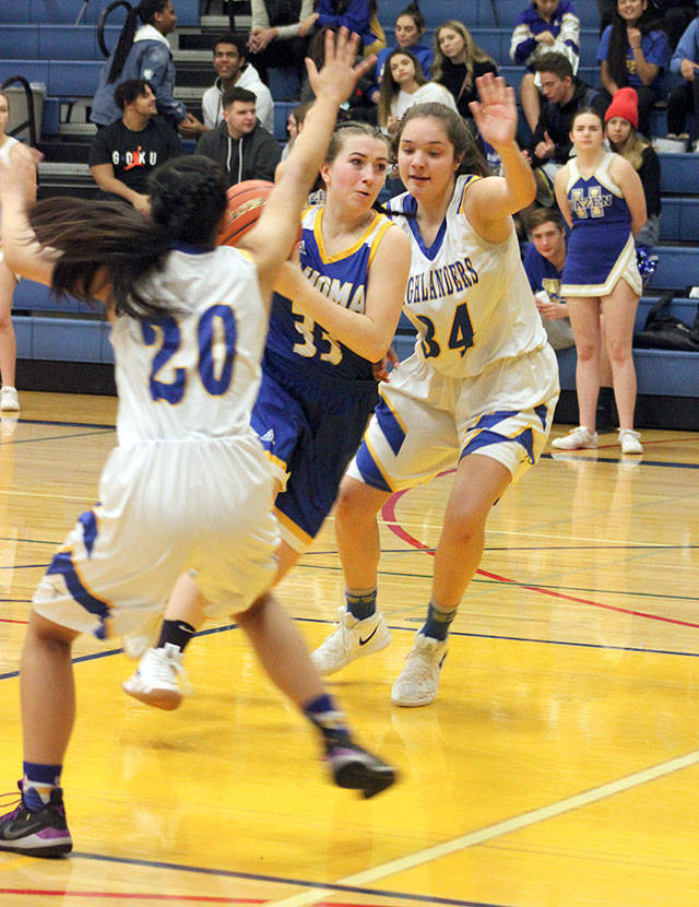 Photos from the Jan. 4 game by Sarah Brenden