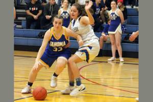 Photos from the Jan. 4 game by Sarah Brenden