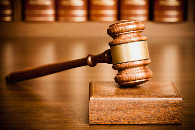 Local mother charged with failing to report sex abuse of daughter