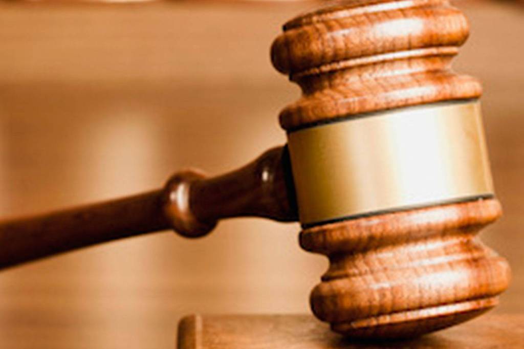 Kent kindergarten substitute teacher charged with child molestation