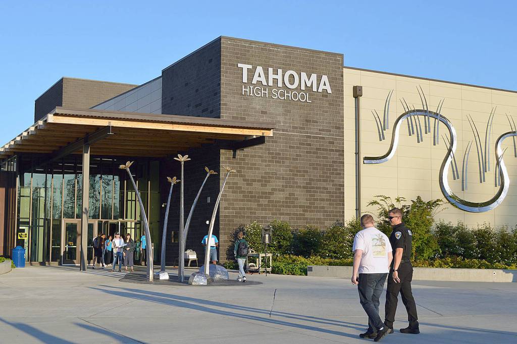 Parents successfully fight against ‘sexist’ dress code